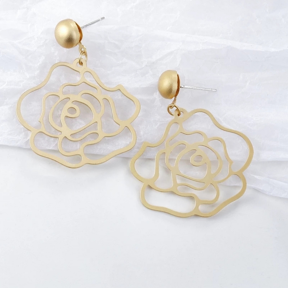 Matte Gold Fashion Trendy Rose Flower Design Earrings